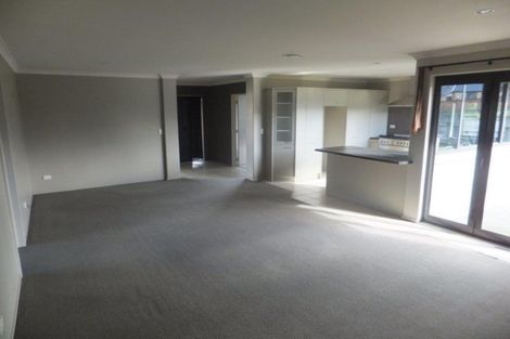 Photo of property in 83 Saint James Drive, Huntington, Hamilton, 3210