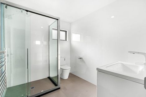 Photo of property in 6a Auburn Avenue, Upper Riccarton, Christchurch, 8041