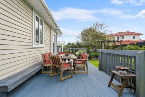 Photo of property in 236 Whitney Street, Blockhouse Bay, Auckland, 0600