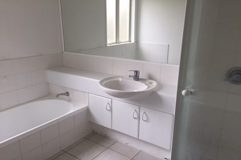 Photo of property in 2/14 Penning Road, Castor Bay, Auckland, 0620