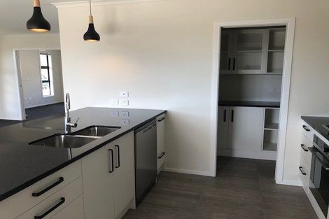 Photo of property in 8 Tapuhikura Street, Waikanae, 5036