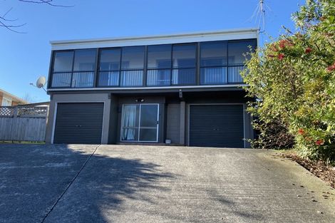 Photo of property in 4 Papawai Place, Milson, Palmerston North, 4414