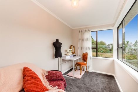 Photo of property in 48 Hookway Grove, Paraparaumu, 5032