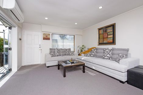 Photo of property in 2/38 Stanniland Street, Sunnyhills, Auckland, 2010
