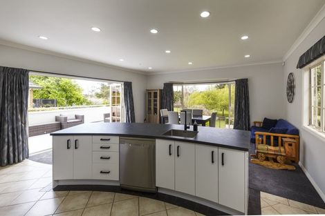 Photo of property in 11 The Oaks, Awapuni, Palmerston North, 4412