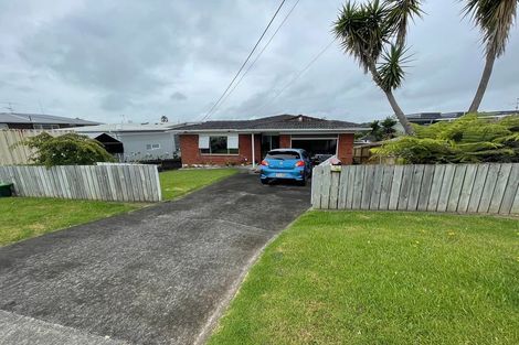 Photo of property in 1/43 Te Atatu Road, Te Atatu South, Auckland, 0610