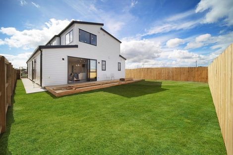 Photo of property in 13 Korowhiti Road, Clarks Beach, 2122