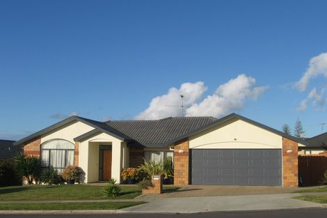 Photo of property in 8 Craigavon Drive, East Tamaki, Auckland, 2013