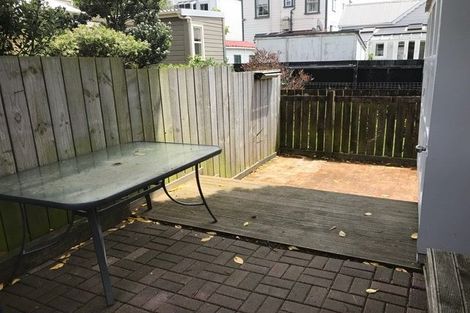 Photo of property in 54 Elizabeth Street, Mount Victoria, Wellington, 6011