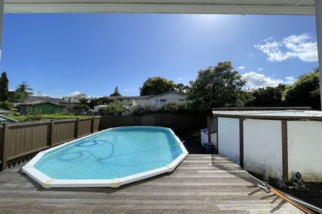 Photo of property in 2 South Pacific Place, Henderson, Auckland, 0612