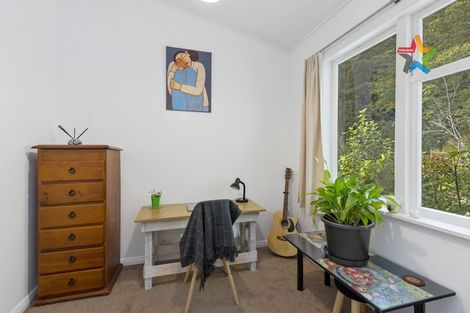 Photo of property in 32 Ngahere Street, Stokes Valley, Lower Hutt, 5019