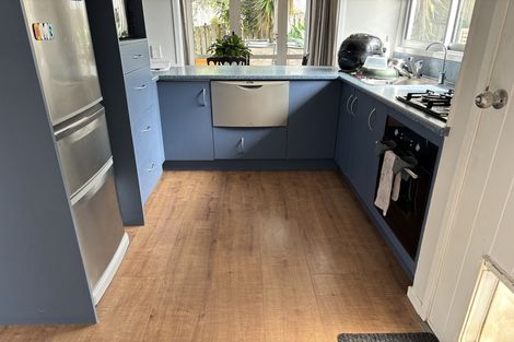 Photo of property in 21 Peterhouse Place, West Harbour, Auckland, 0618