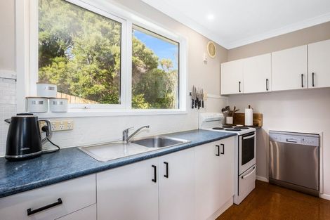 Photo of property in 9 Gaff Place, Whitby, Porirua, 5024