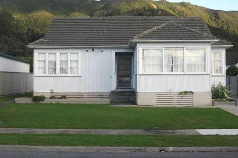 Photo of property in 4 Grierson Street, Naenae, Lower Hutt, 5011