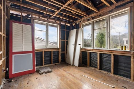 Photo of property in 4 Amundsen Grove, Stokes Valley, Lower Hutt, 5019