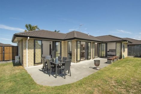 Photo of property in 72 Carrington Drive, Papamoa Beach, Papamoa, 3118