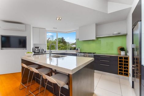 Photo of property in 12b Parr Terrace, Castor Bay, Auckland, 0620