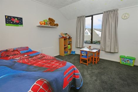 Photo of property in 48 Vintage Drive, Henderson, Auckland, 0612