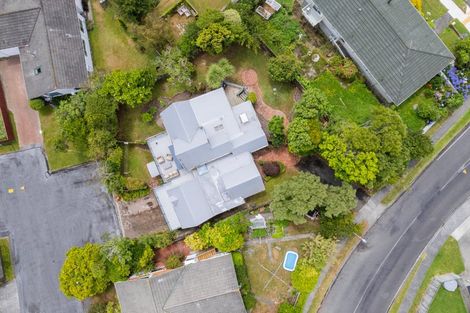 Photo of property in 5 Newnham Court, Tawa, Wellington, 5028