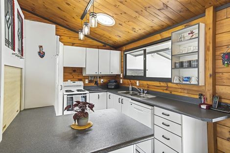 Photo of property in 222 Main Road South, Raumati South, Paraparaumu, 5032