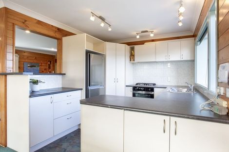 Photo of property in 35c Edmonton Road, Henderson, Auckland, 0612