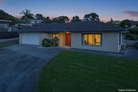 Photo of property in 40 Te Kauri Place, Helensville, 0800
