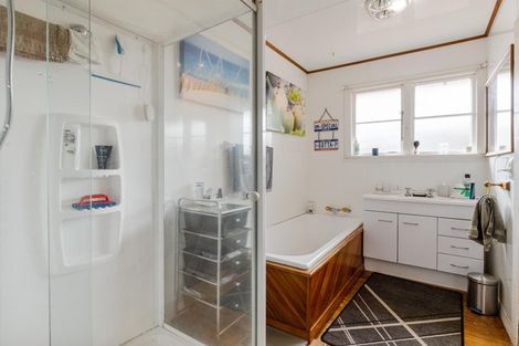 Photo of property in 11 Reynolds Avenue, Bishopdale, Christchurch, 8053