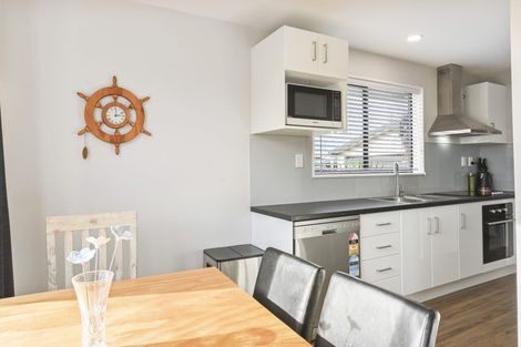 Photo of property in 27a Newnham Street, Rangiora, 7400