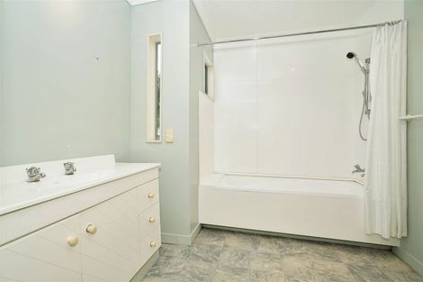 Photo of property in 11 Strata View, Western Heights, Hamilton, 3200