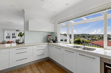 Photo of property in 1/41 East Coast Road, Milford, Auckland, 0620