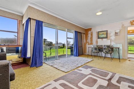 Photo of property in 14 Karaka Road, Kawakawa Bay, Papakura, 2585