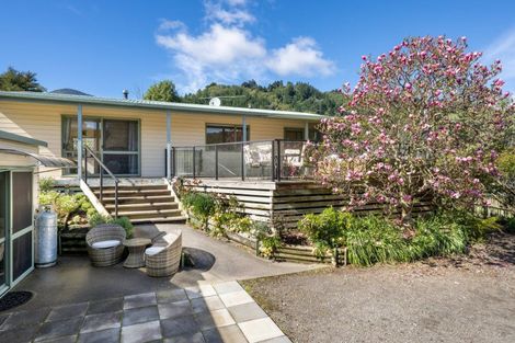 Photo of property in 87a Hampden Street, Picton, 7220