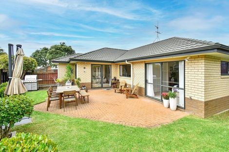 Photo of property in 4 Croftview Road, Wattle Downs, Auckland, 2103