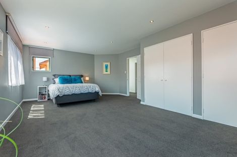 Photo of property in 64 Clifton Terrace, Fitzherbert, Palmerston North, 4410