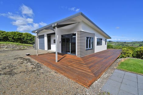 Photo of property in 15 Tamahunga Road, Kaiwaka, 0573