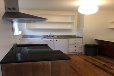 Photo of property in 61 Central Terrace, Kelburn, Wellington, 6012