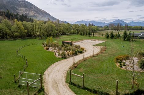 Photo of property in 930 Mount Barker Road, Wanaka, 9382