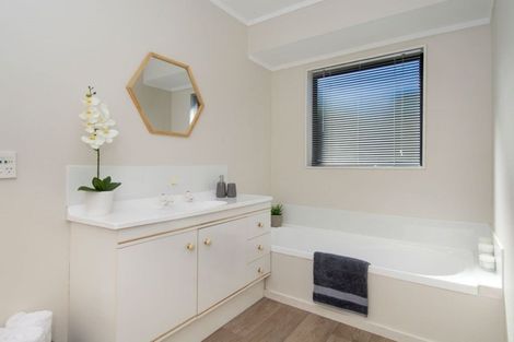 Photo of property in 676 Gloucester Road, Papamoa Beach, Papamoa, 3118