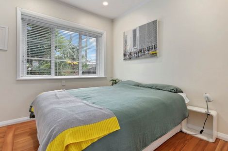 Photo of property in 2 Chatham Avenue, Mount Albert, Auckland, 1025