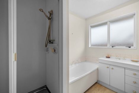 Photo of property in 2/9 Showgate Avenue, Sockburn, Christchurch, 8042