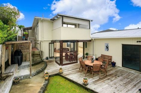 Photo of property in 72 Matipo Road, Mairangi Bay, Auckland, 0630