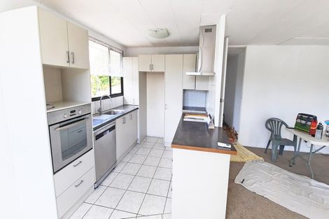 Photo of property in 5 Luxor Place, Massey, Auckland, 0614