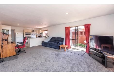 Photo of property in 2/17 Wiremu Street, Redwood, Christchurch, 8051