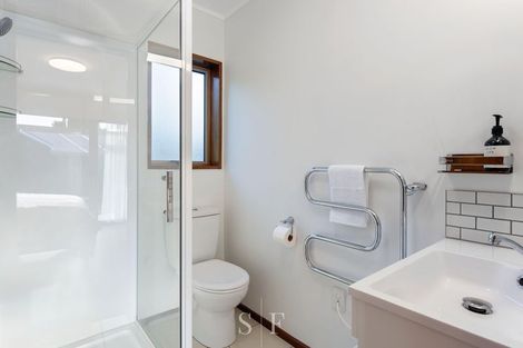 Photo of property in 15 Fleetwood Grove, Waikanae, 5036