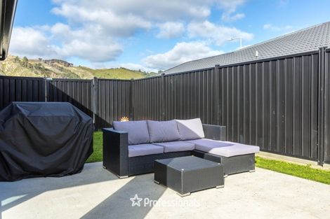 Photo of property in 18 Castletown Street, Wallaceville, Upper Hutt, 5018