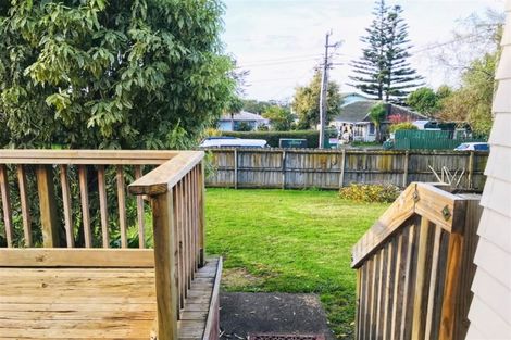 Photo of property in 15 Ayrton Street, Te Atatu South, Auckland, 0610