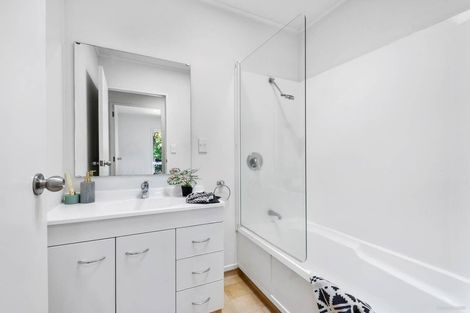 Photo of property in 220/12 Northcross Drive, Oteha, Auckland, 0632