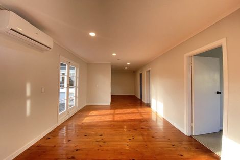 Photo of property in 70 Hobsonville Road, West Harbour, Auckland, 0618