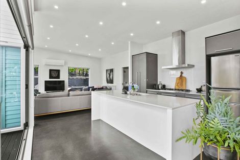 Photo of property in 33a Waimea Street, Westown, New Plymouth, 4310