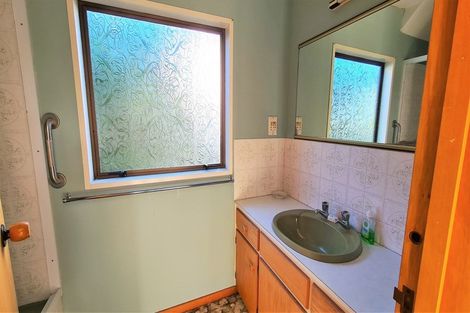 Photo of property in 6 Halse Place, Opunake, 4616